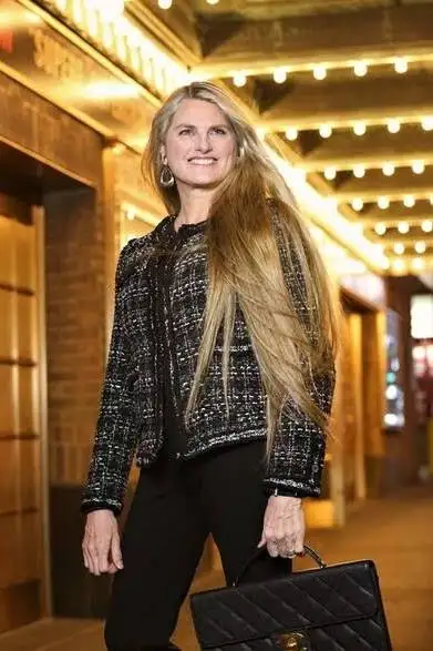 Bonnie Comley